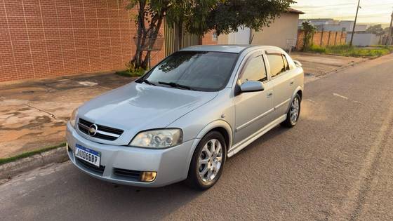 CHEVROLET ASTRA 2.0 MPFI ADVANTAGE 8V FLEX 4P AUTOMÁTICO CHEVROLET ASTRA 2.0 MPFI ADVANTAGE 8V FLEX 4P AUTOMÁTICO